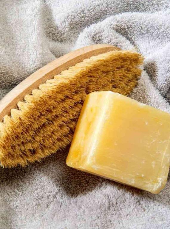 Organic Turmeric Rice Soap Bathing 2